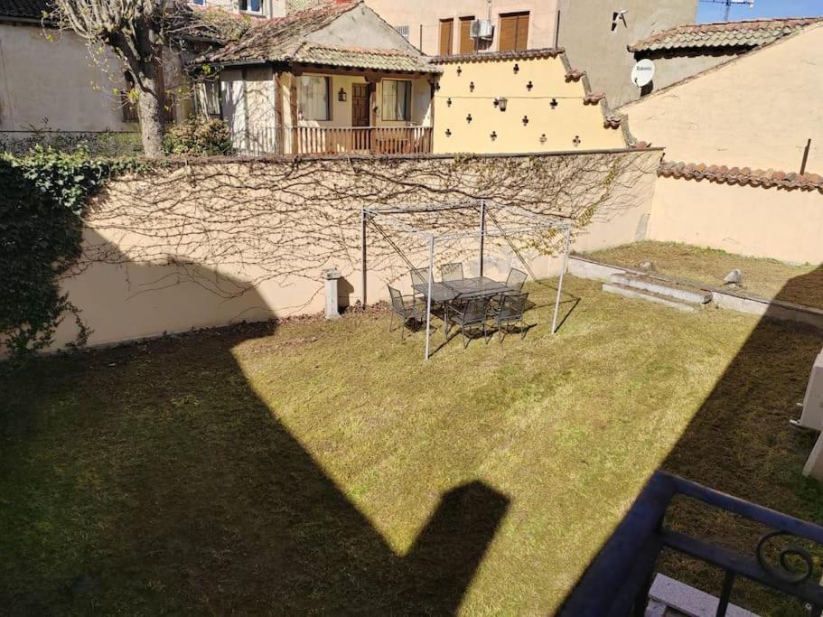Casa Bajo El Acueducto Con Plaza De Garaje Villa Сеговия Екстериор снимка